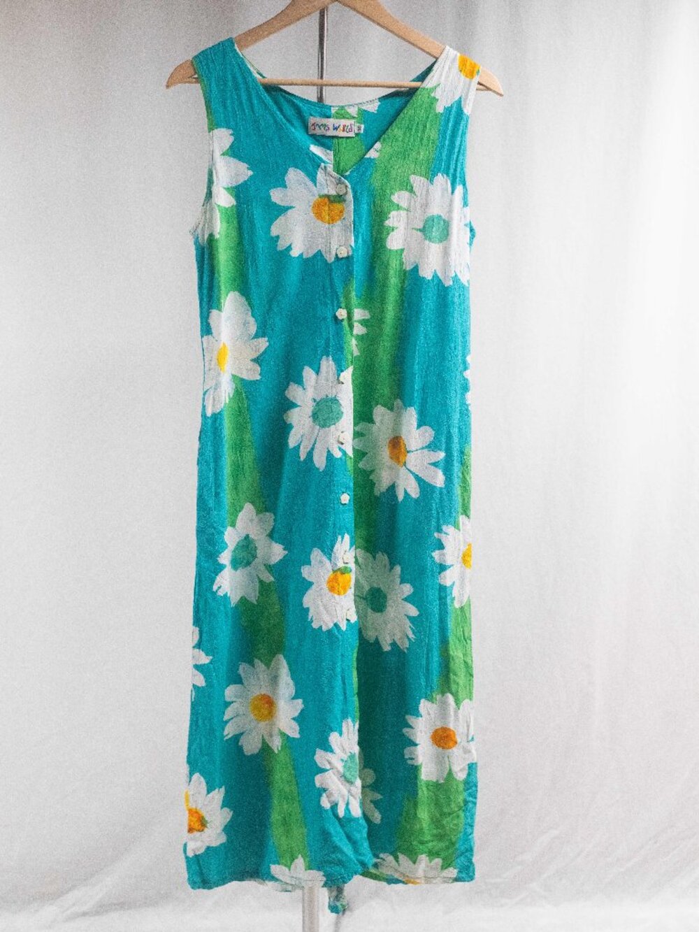 Jams World 90s "LOVES ME" Button Up Cruise Daisy Floral Midi Dress